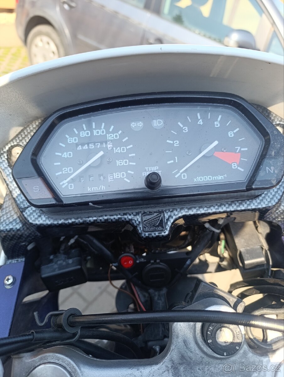 Honda NX650 Dominator - 3