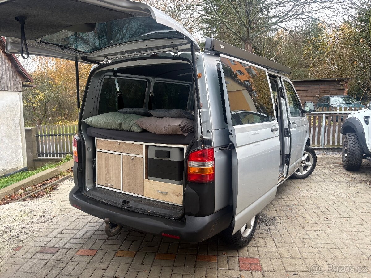 VW T5 CARAVELLE 2.5TDI 96KW 9 mist, camper PO SERVISU - 3