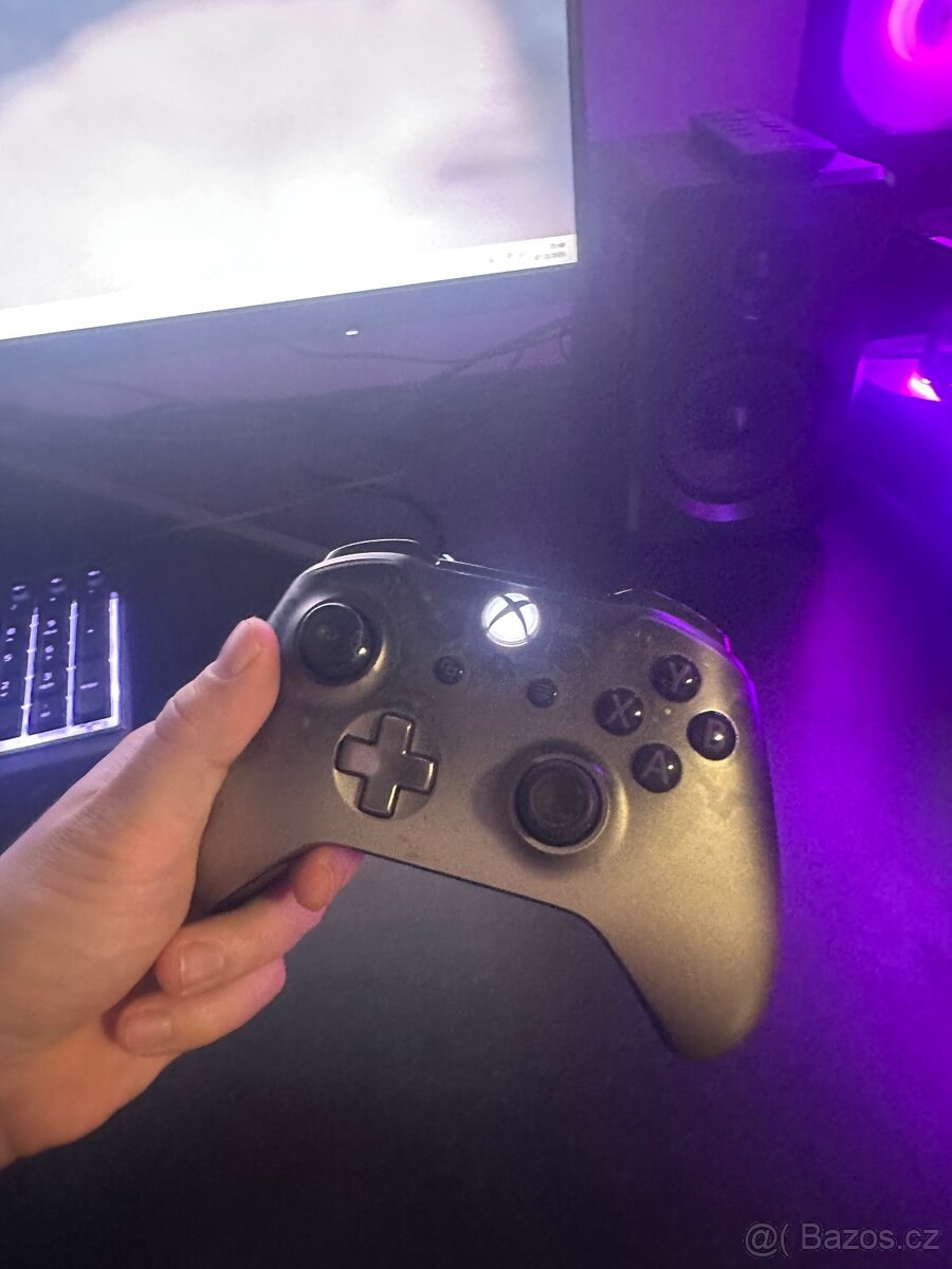 Ovladač na Xbox One - 3