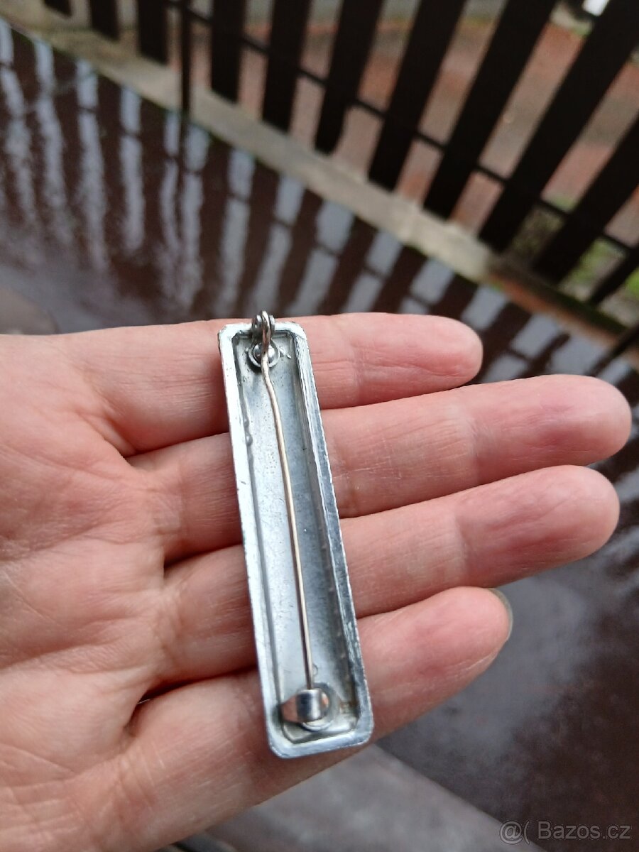 Stará kovová brož bižuterie - 3