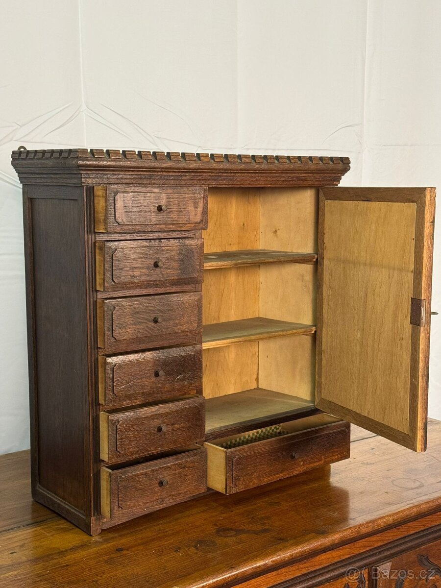 Starožitna skříňka - 3