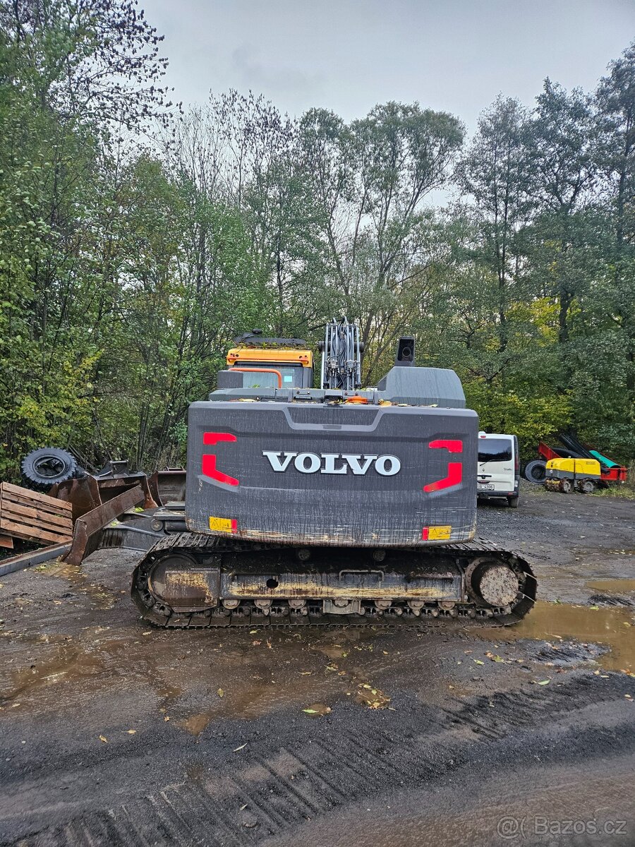 Pásový bagr Volvo EC160 e - 3