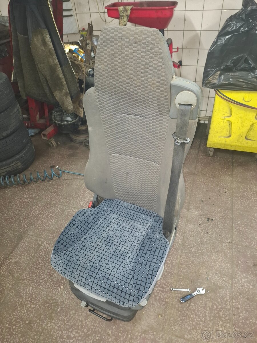 Prodám sedadlo řidiče - 3