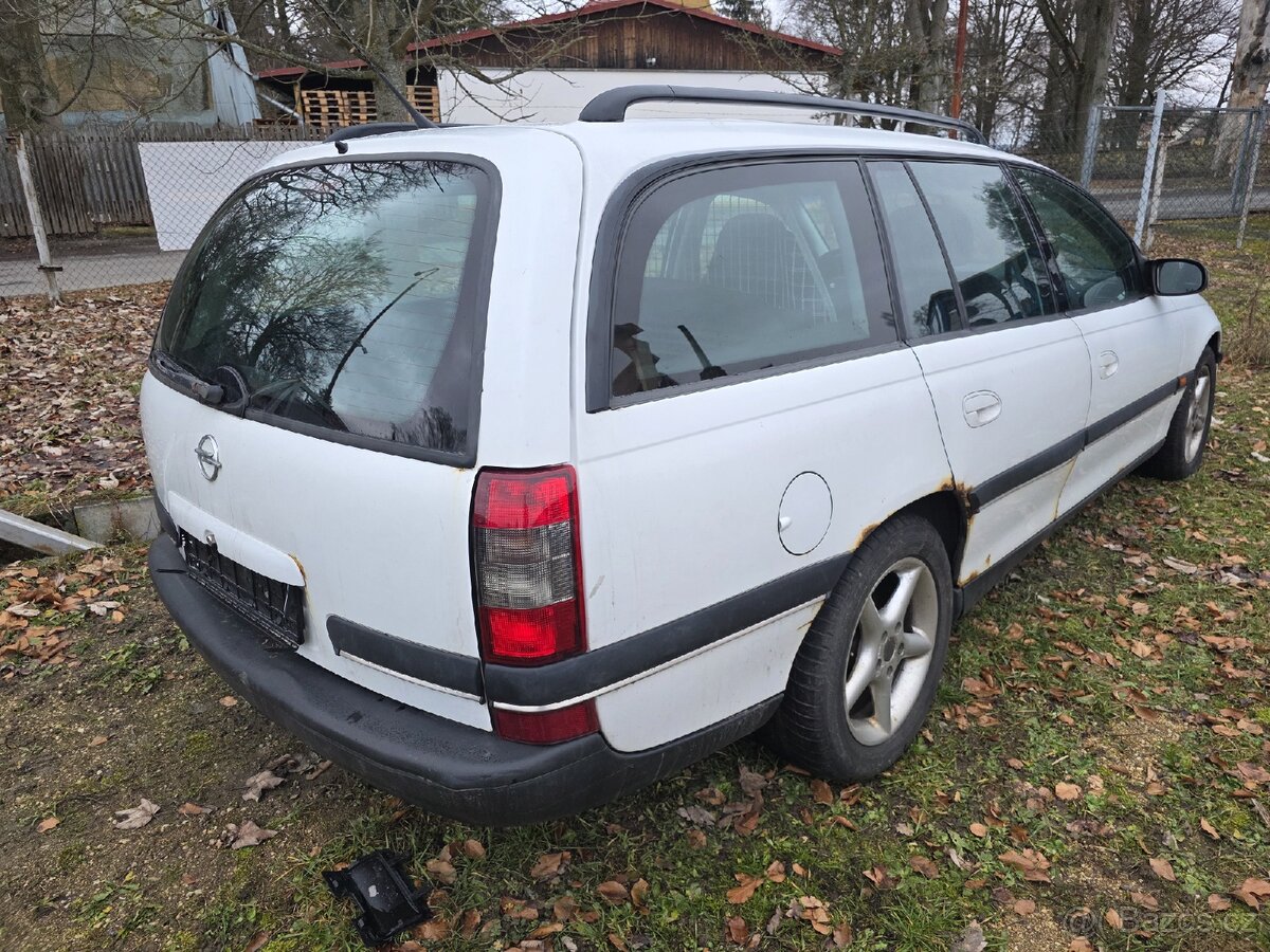 Opel Omega 1.majitel 3.0 V6 - 3