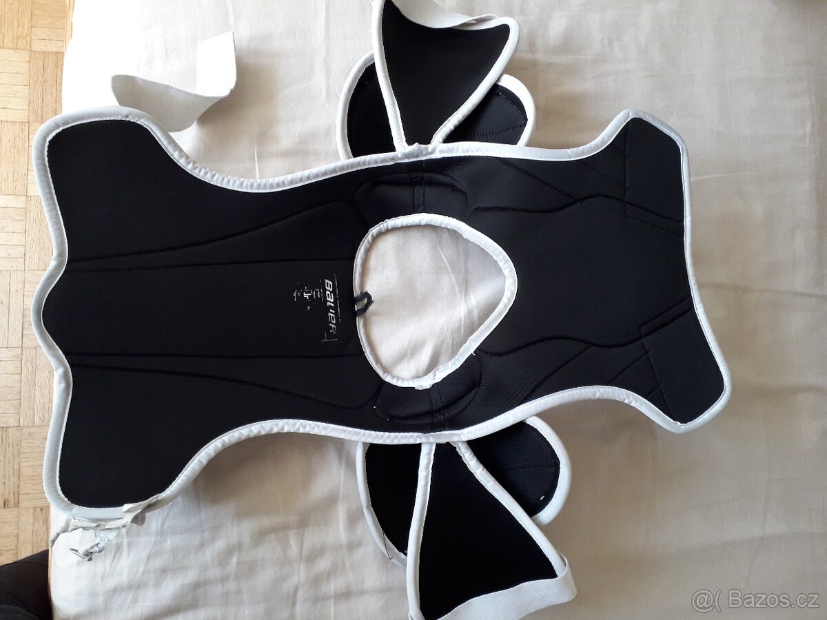 Ramenní chrániče Bauer Nexus Jr vel. M - 3
