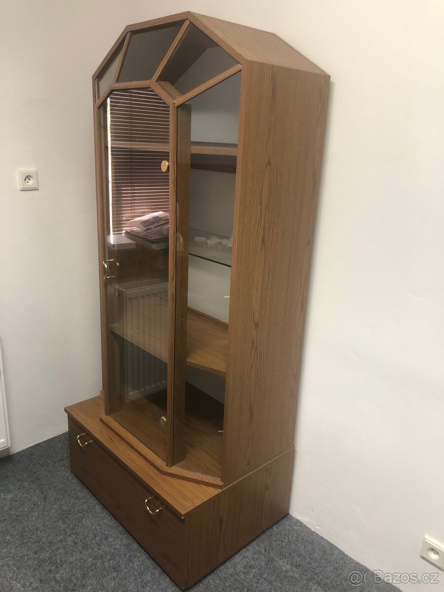 Vitrína - 3