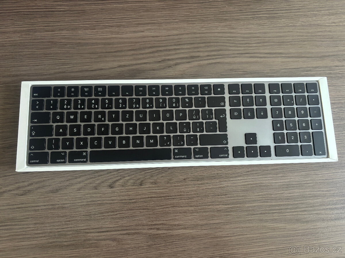 Apple Magic Keyboard s numerikou CZ - 3