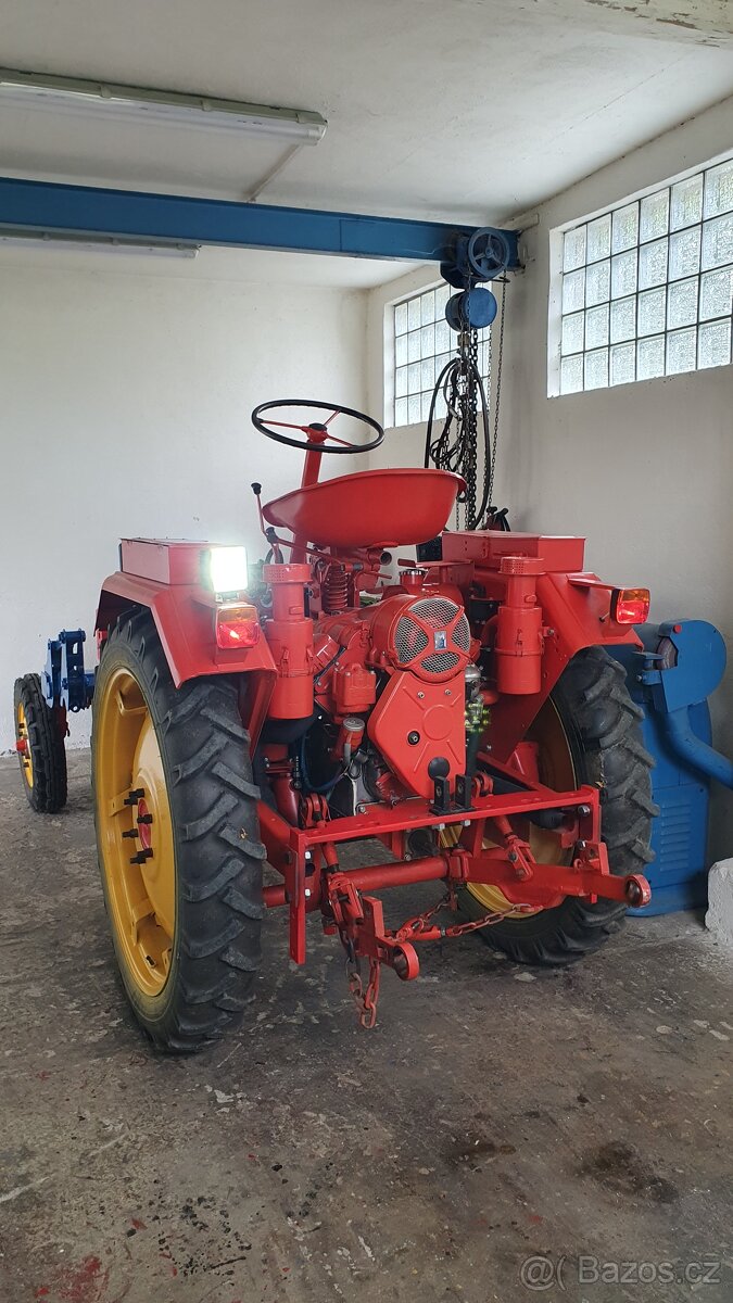 Traktor RS 09/GT 124 - 3