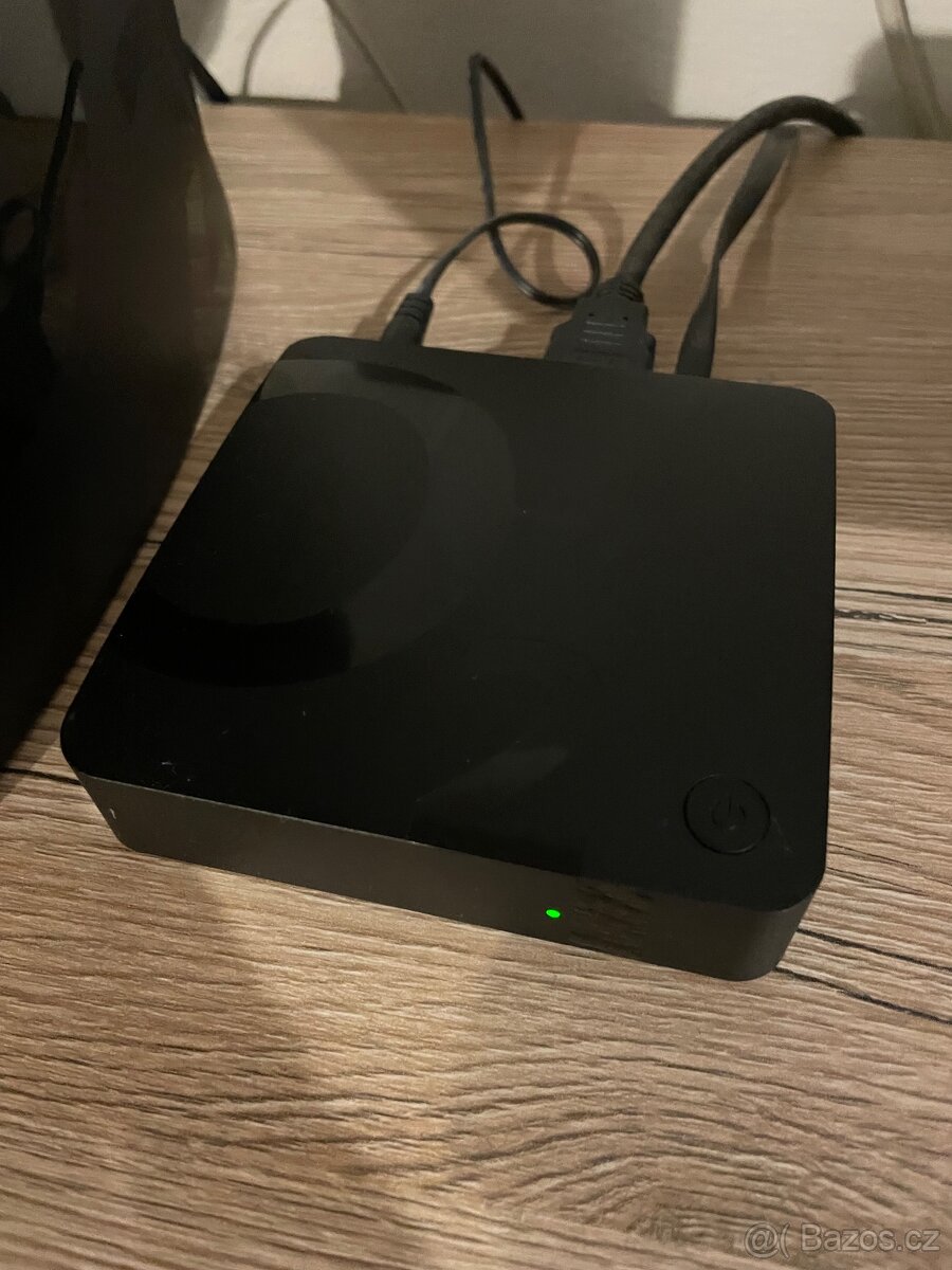 O2 smart box 2 a O2 set-top box - 3