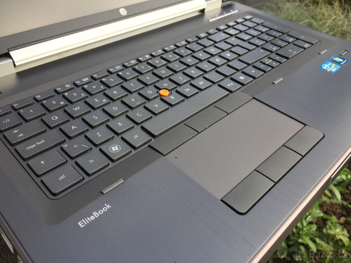 pracovní stanice HP 8760w - 17" FullHD, nVIDIA QUADRO 3000M - 3