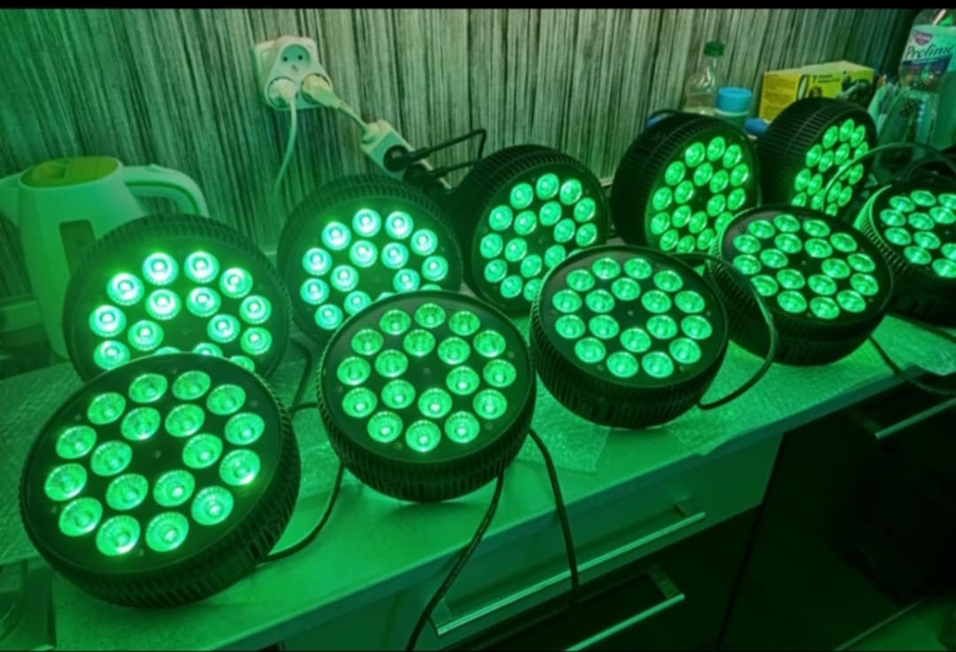 Nové ALU Led Par 18x12 Wat RGBW - 3