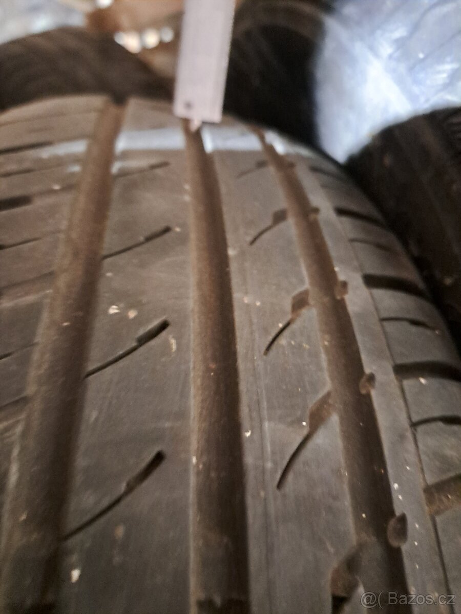 Prodám pneu 185/60R14 - 3