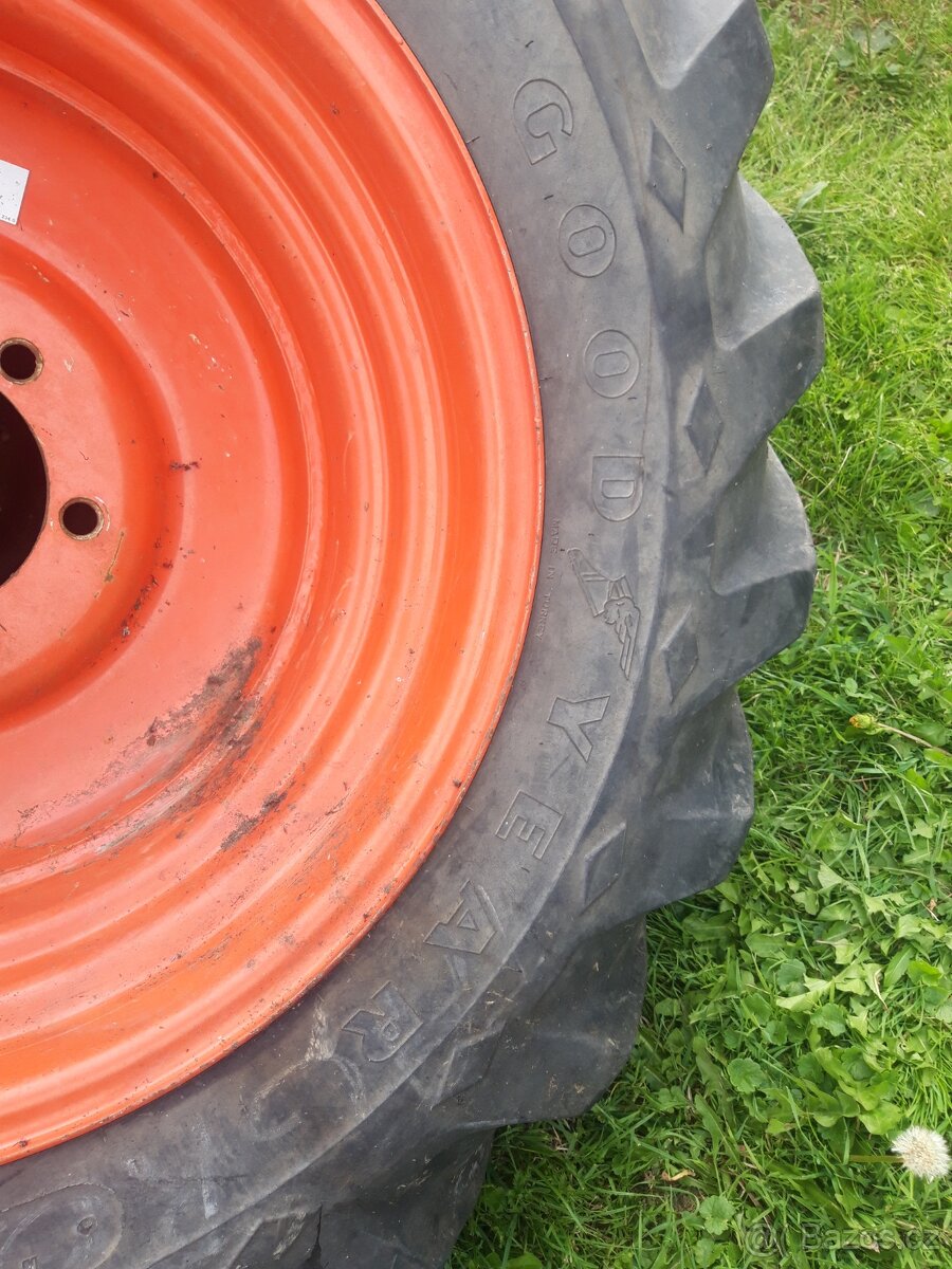 Zadní pneumatika řezačka Class Jaguar - 3