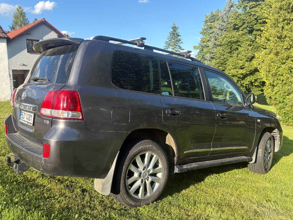 Toyota Land Cruiser 200