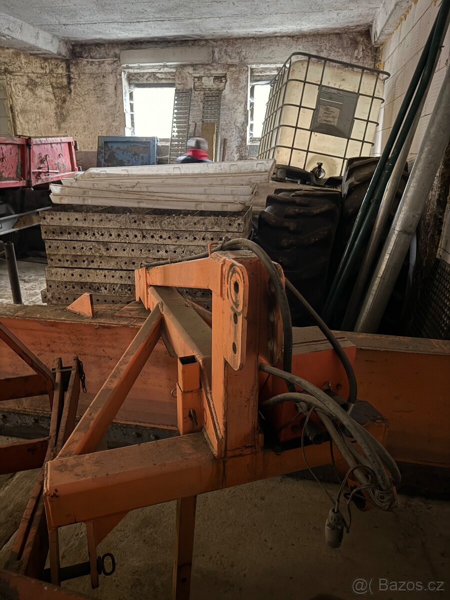 Zadní otočná traktorová radlice na sníh - 3