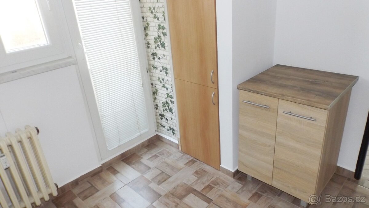 3+1 O.- Zábřeh, Karpatská, 17.000 Kč i s energiemi. Volný. - 3