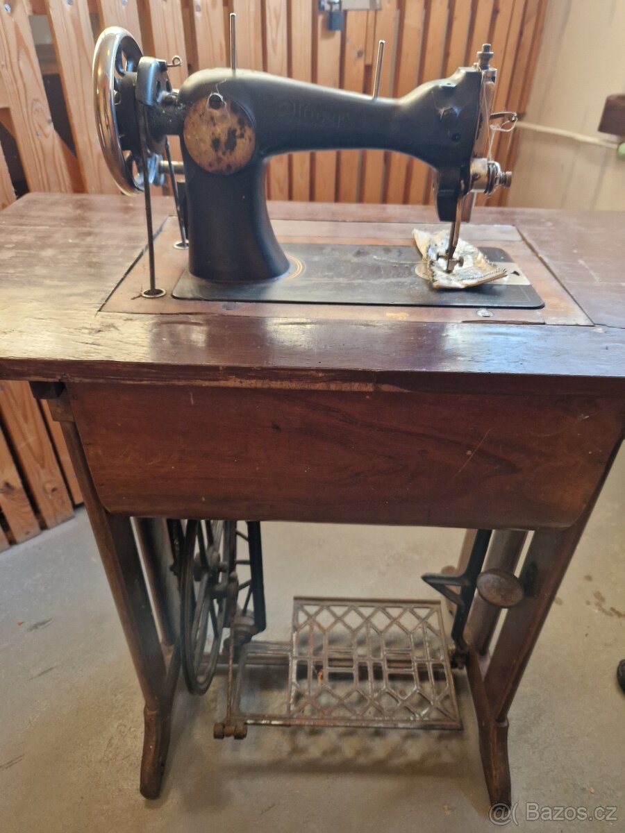 Prodám šicí stroj Minerva - 3
