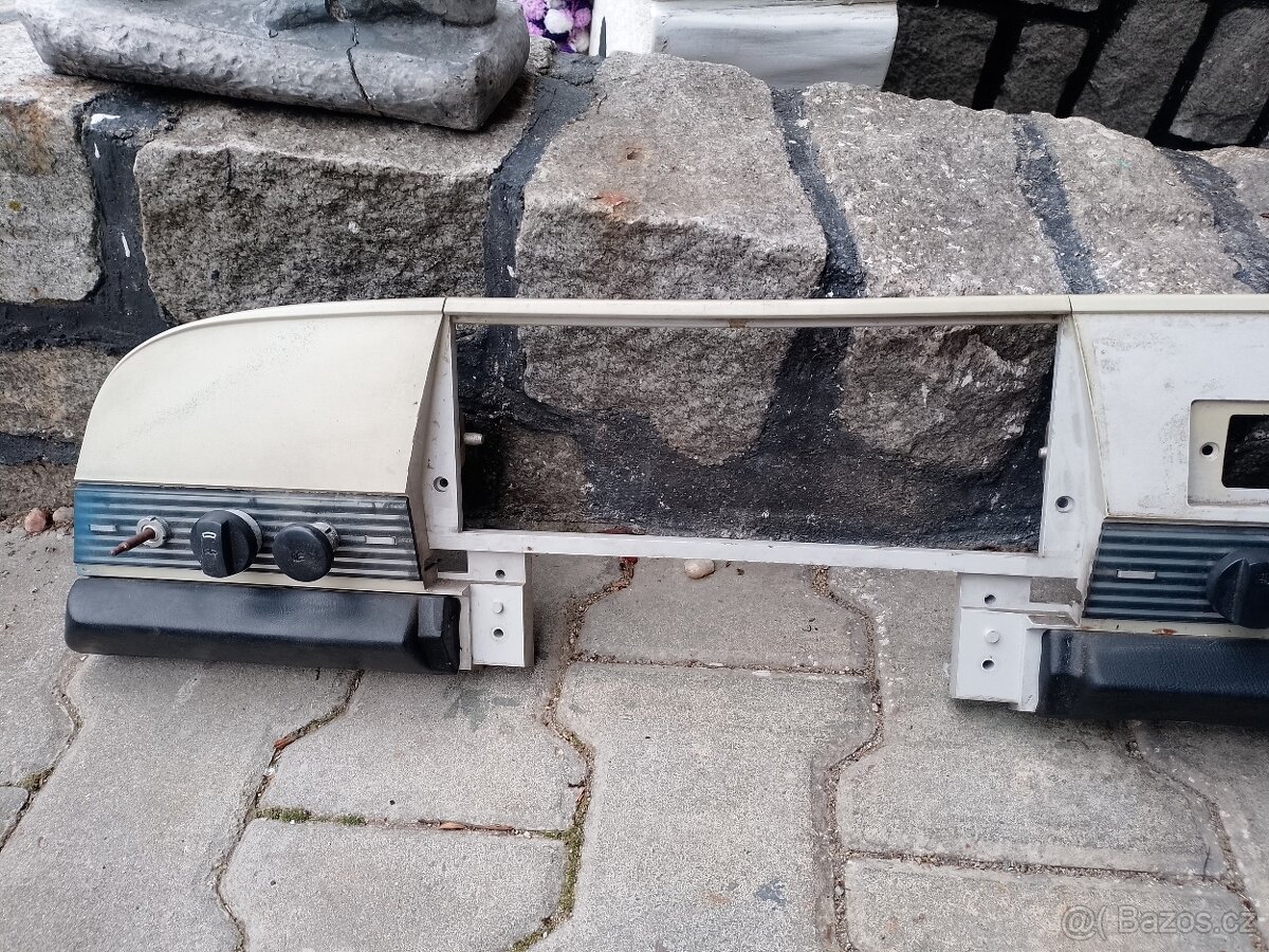 Škoda 100L palubní deska - 3