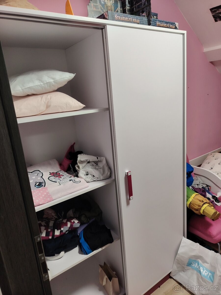 Dětský pokoj – postel, skříň, stůl, komoda – TOP stav - 3