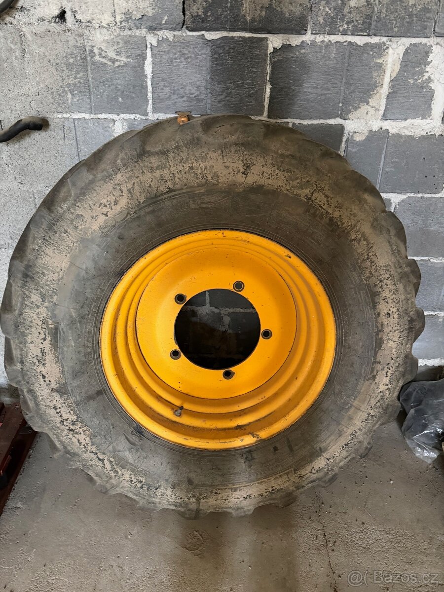Pneu JCB - 3