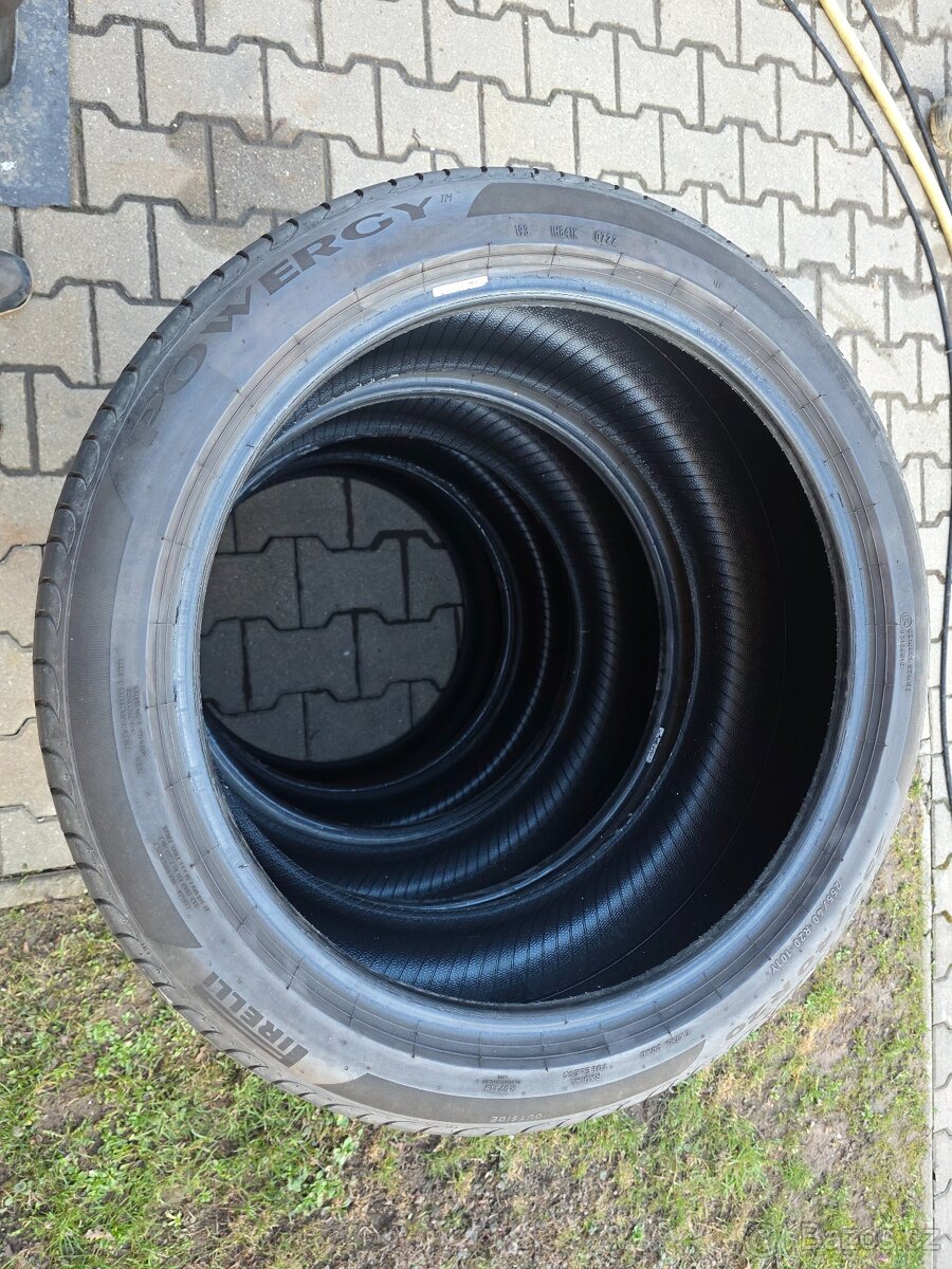 PIRELLI 255/40 R20 - 3