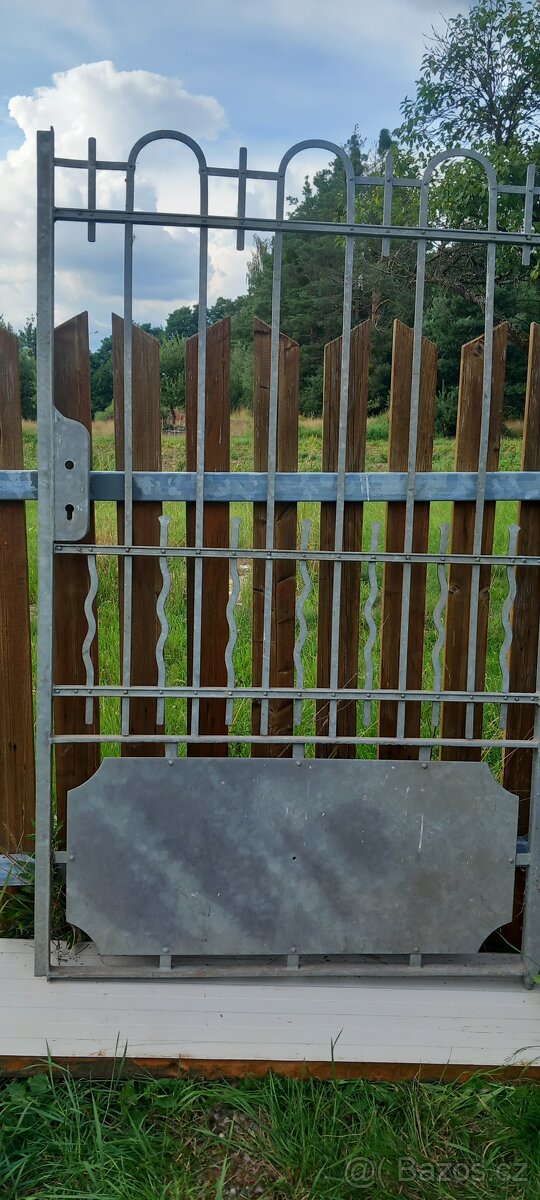 stará kovaná vrata - 3