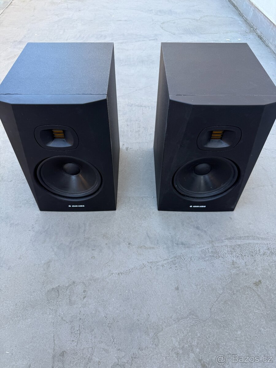 ADAM AUDIO T8V - 3