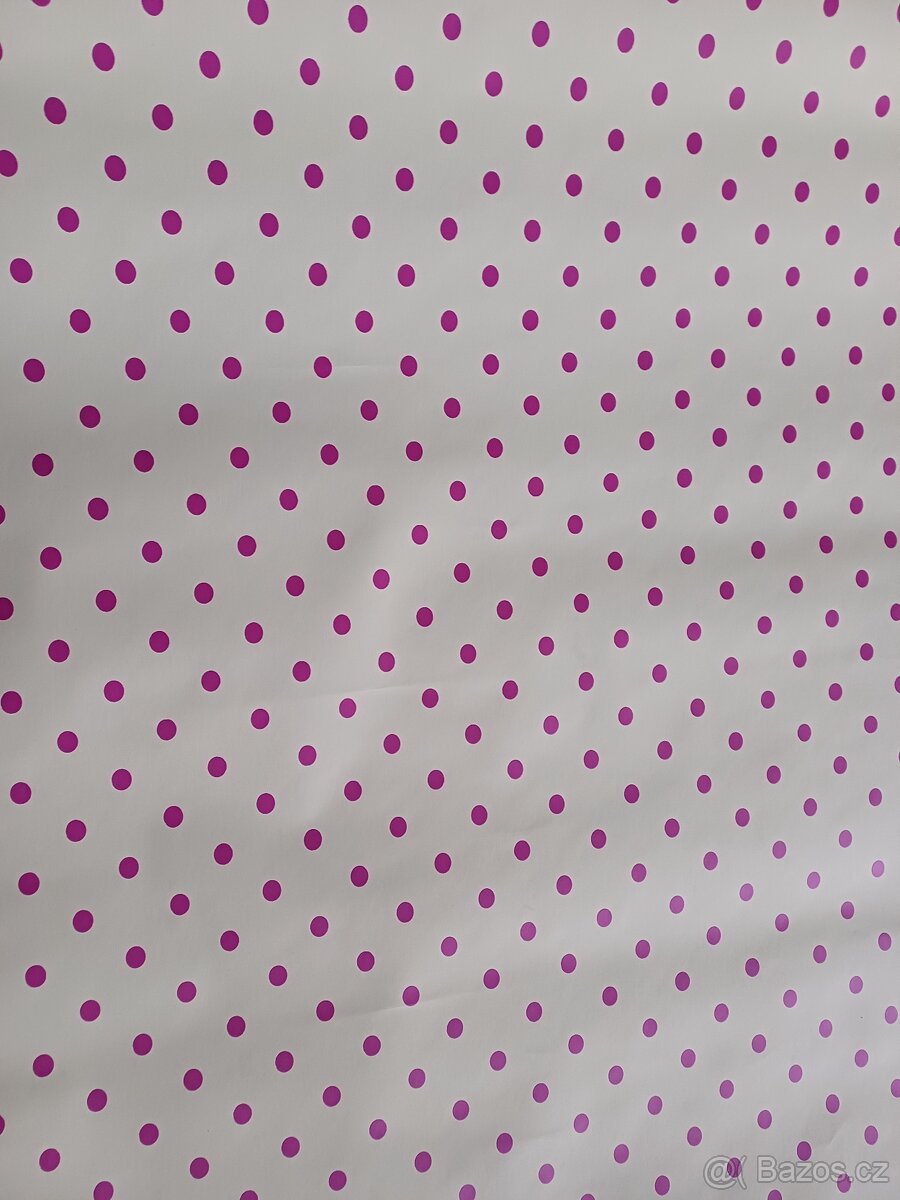 Tapeta vliesová s puntíky 6,5 m + 1 m - 3