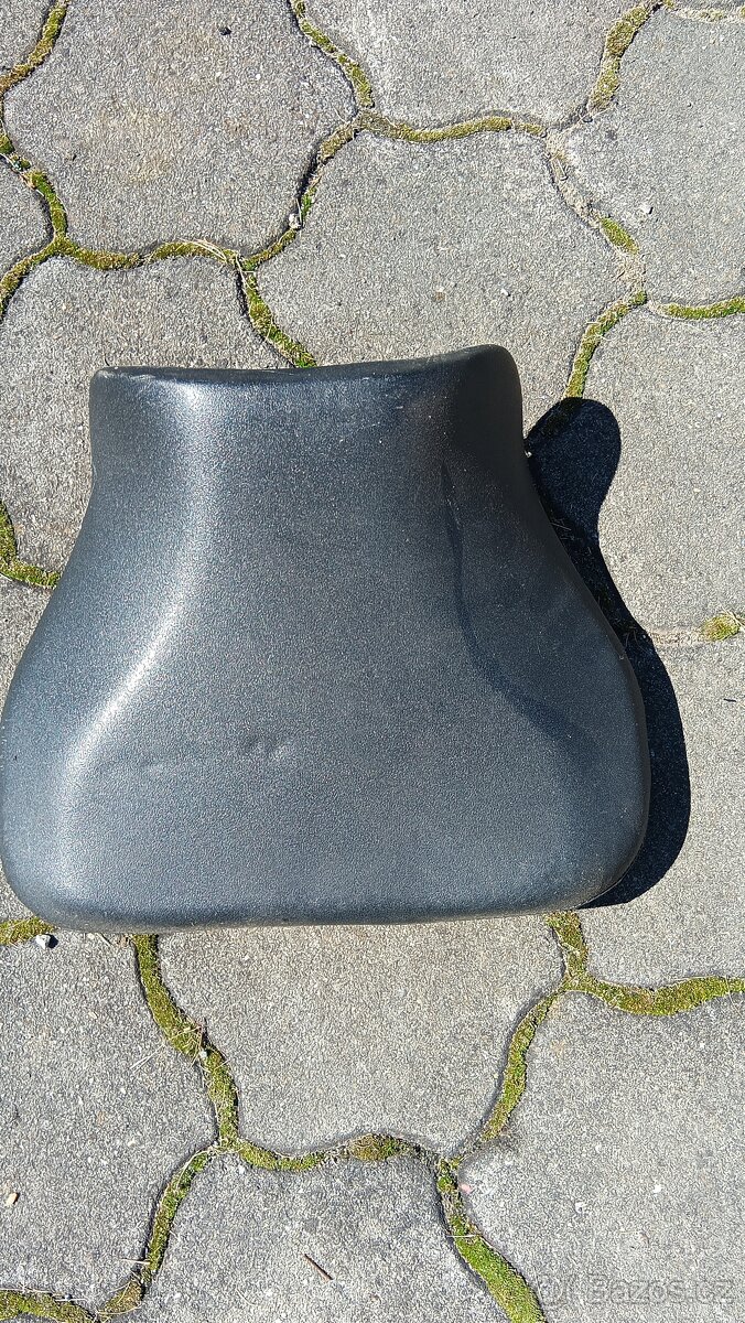 Suzuki GSX-R 750 k1 díly - 3