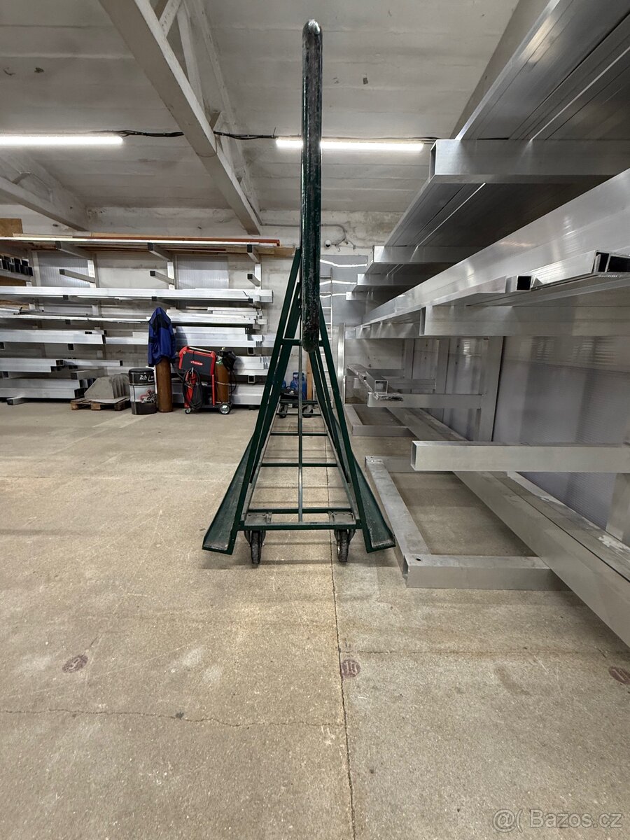 Jezdící kovové “Áčko” na desky, délka 4 m - 3