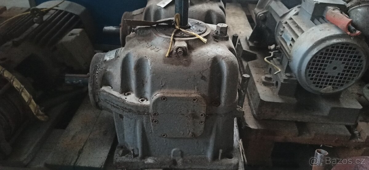 Úhlová převodovka zts - 3