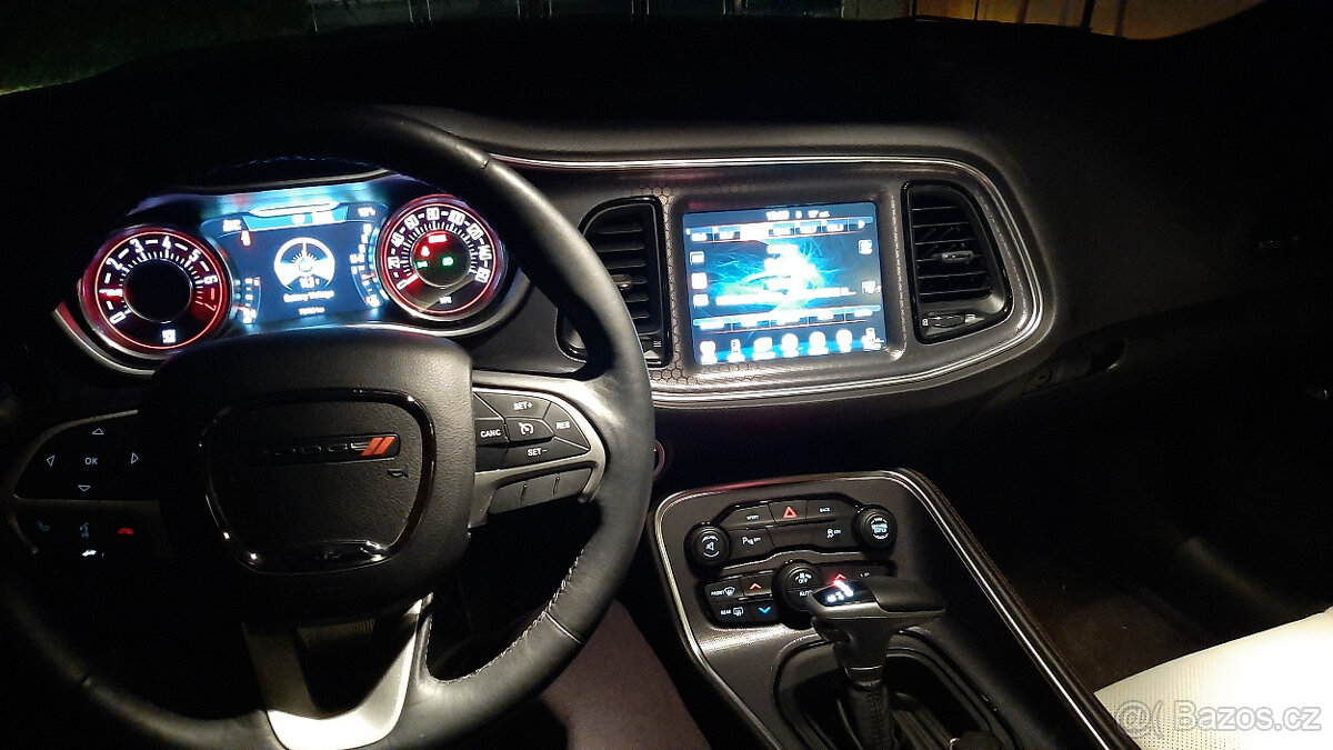 Dodge Challenger - 3