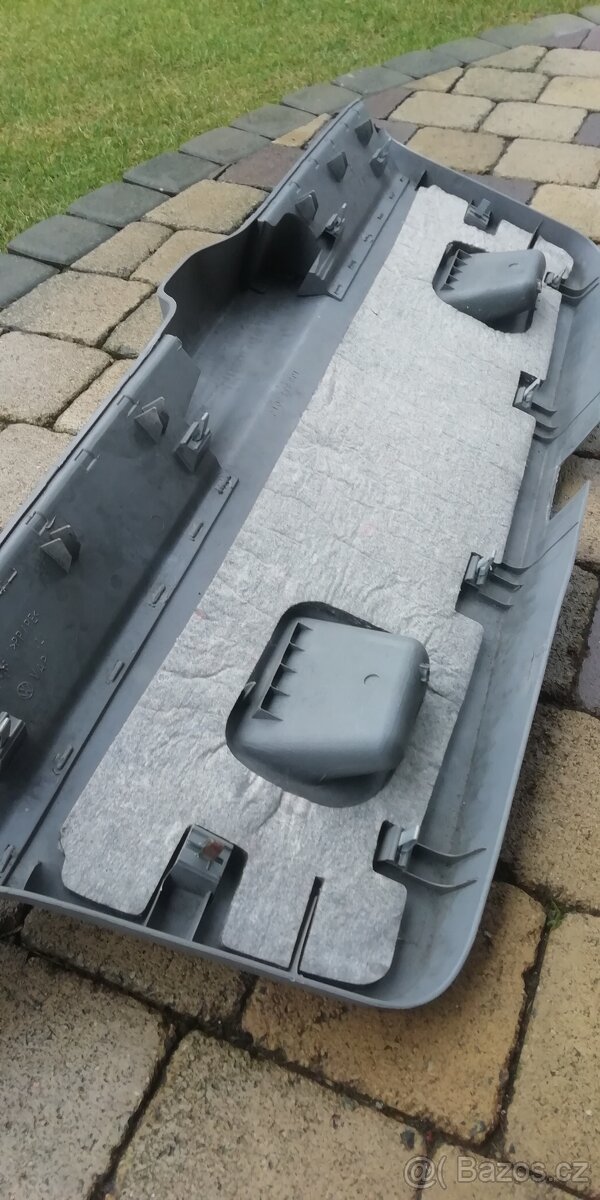 Šedé plasty Golf IV - 3