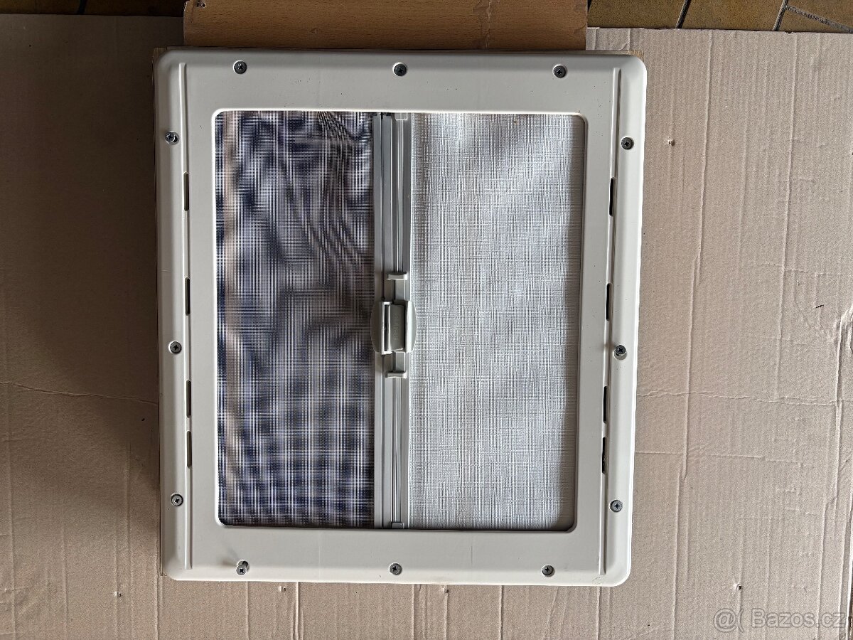 Prodám okna Dometic - 3
