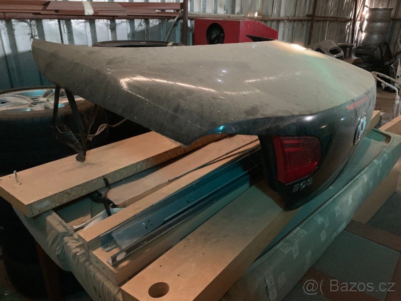 VW EOS zadni viko komplet - 3