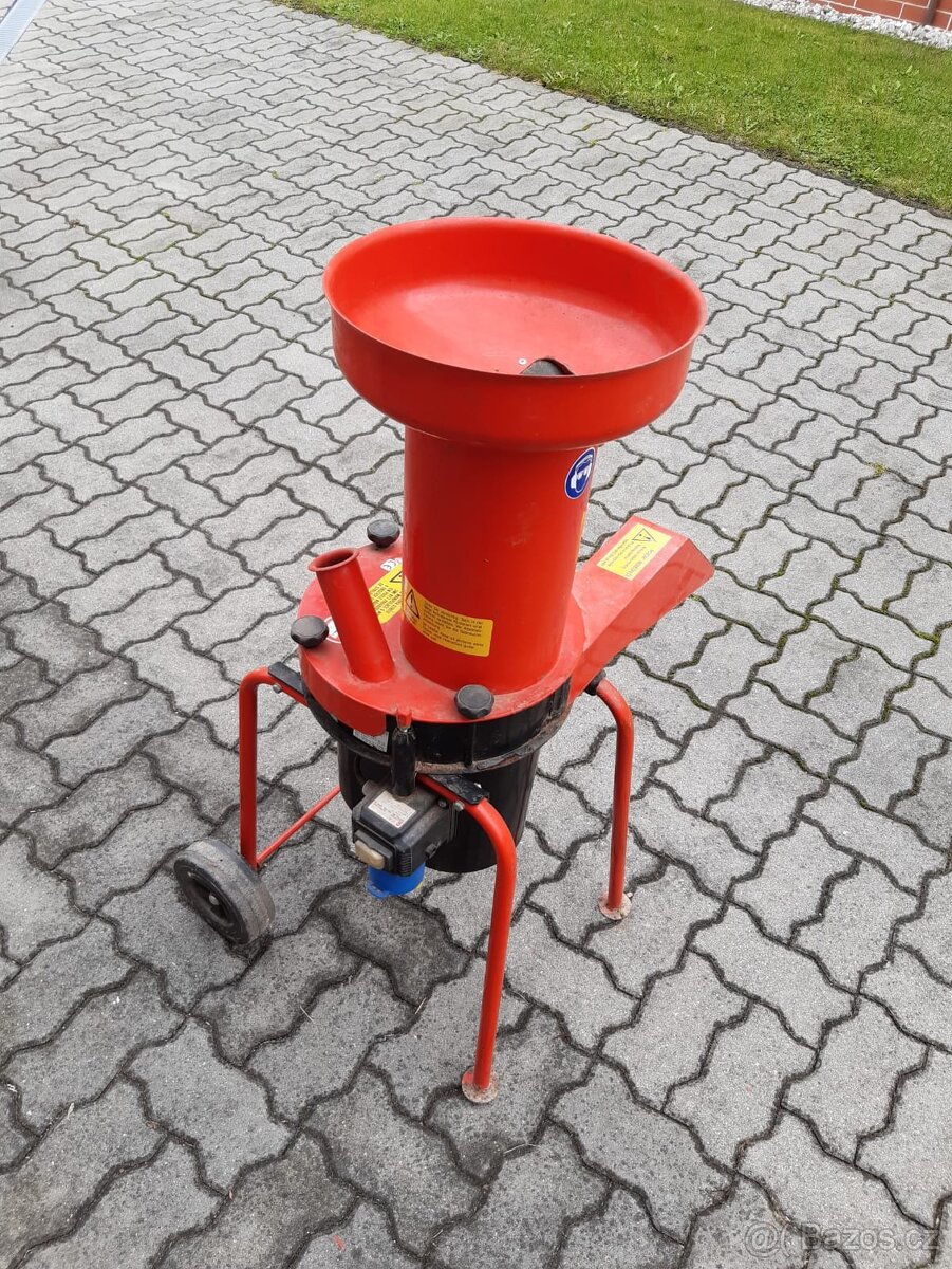 Drtič zahradního odpadu - 3