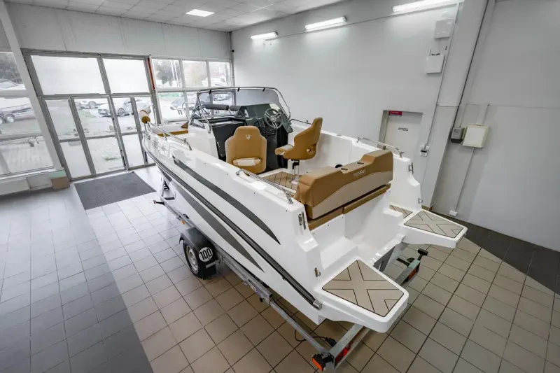 Trident 640 SUNDECK - 3