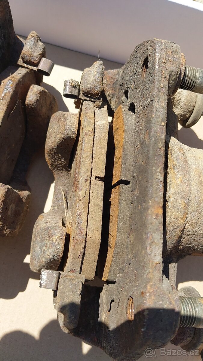 Suzuki Samurai – Brzdiče přední AISIN - 3