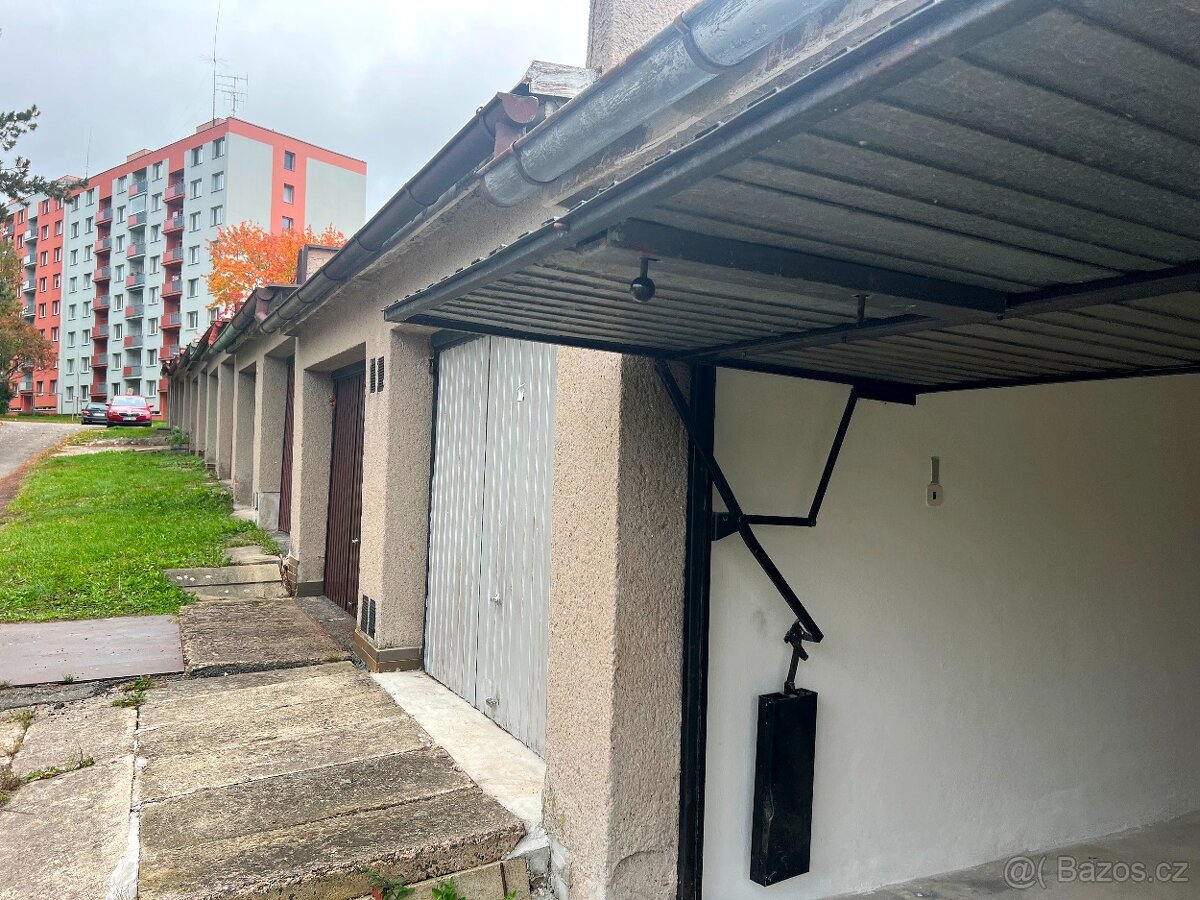 Dlouhodobě pronajmeme garáž na sídlišti Štěpnice - 3