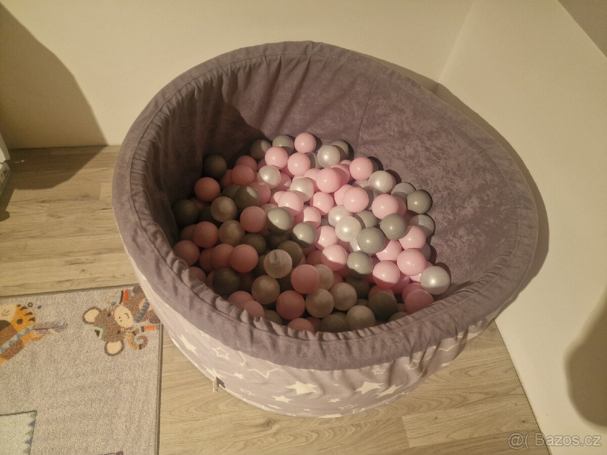 Suchý bazének s míčky - 3
