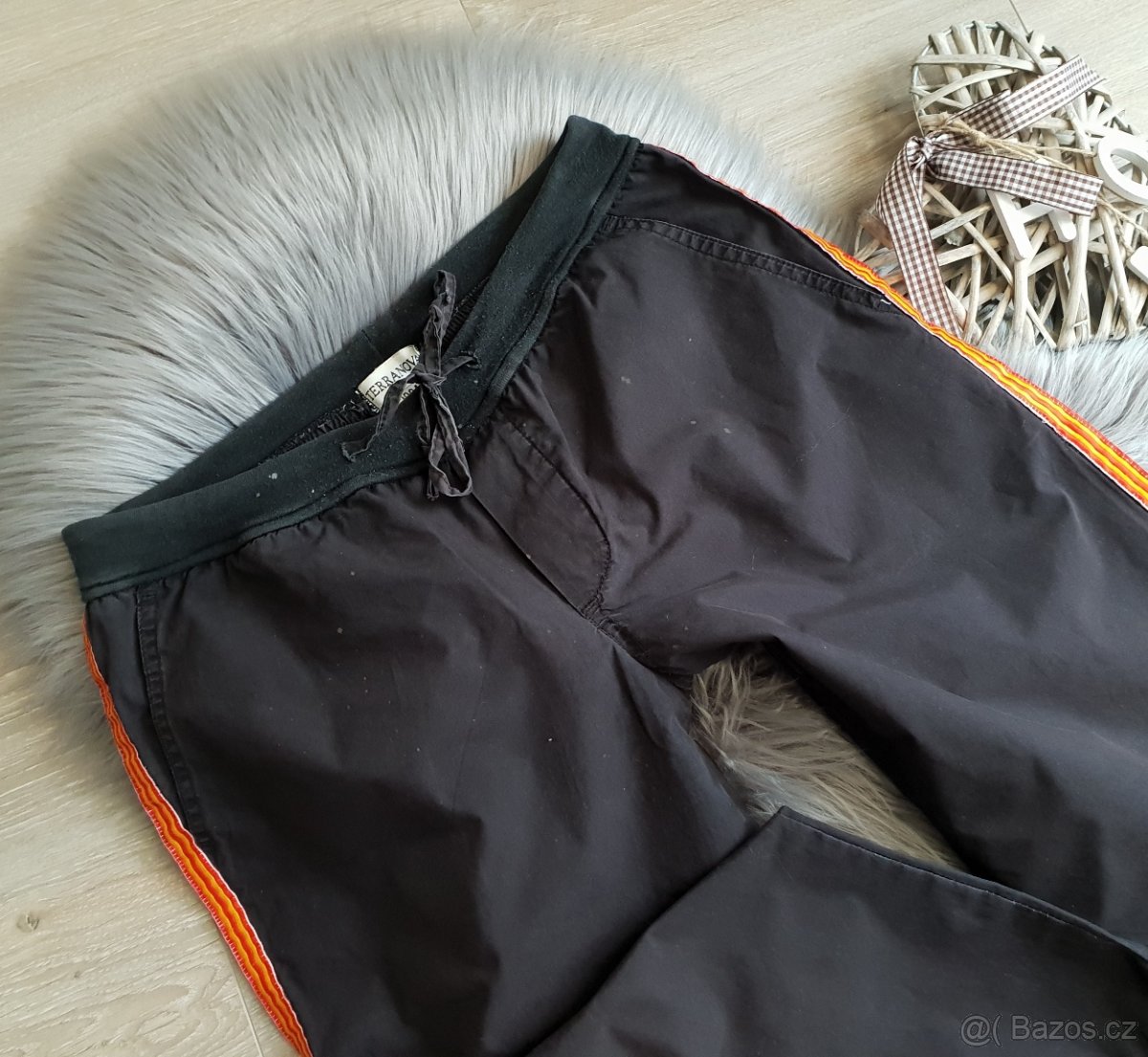 Prodám černé 3/4 kalhoty - 3