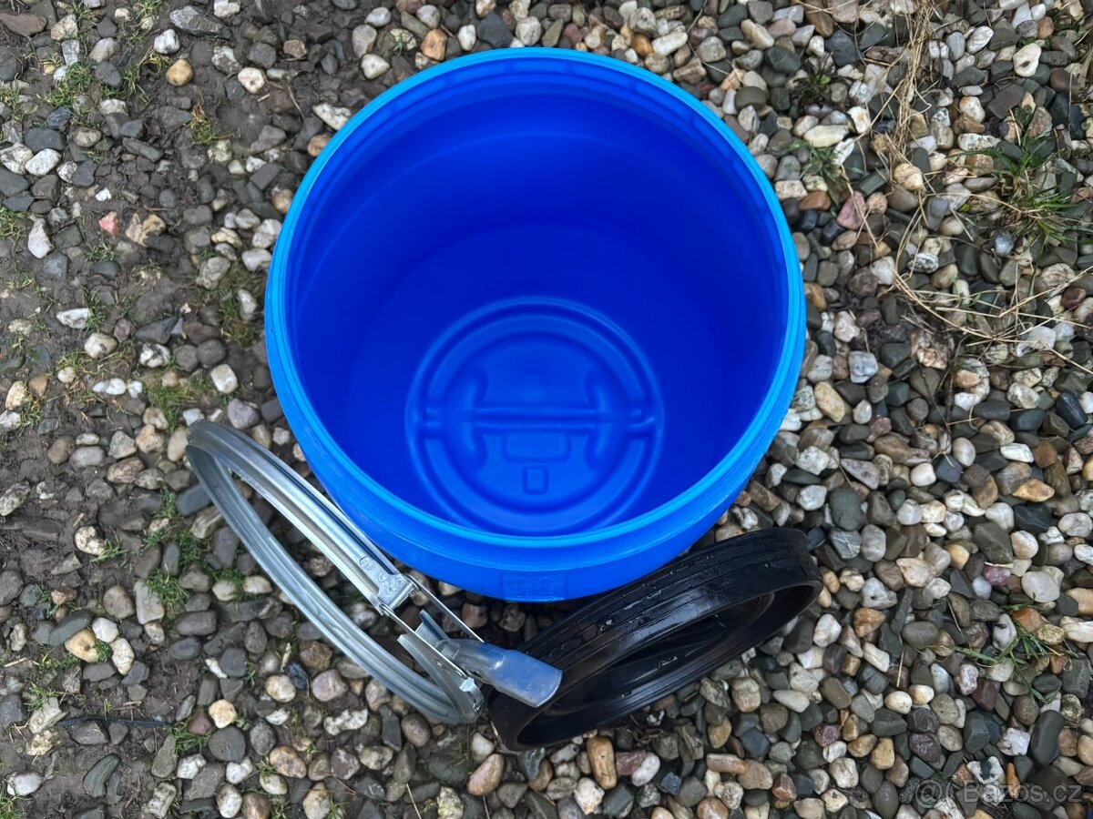 Plastové sudy 25L - 3