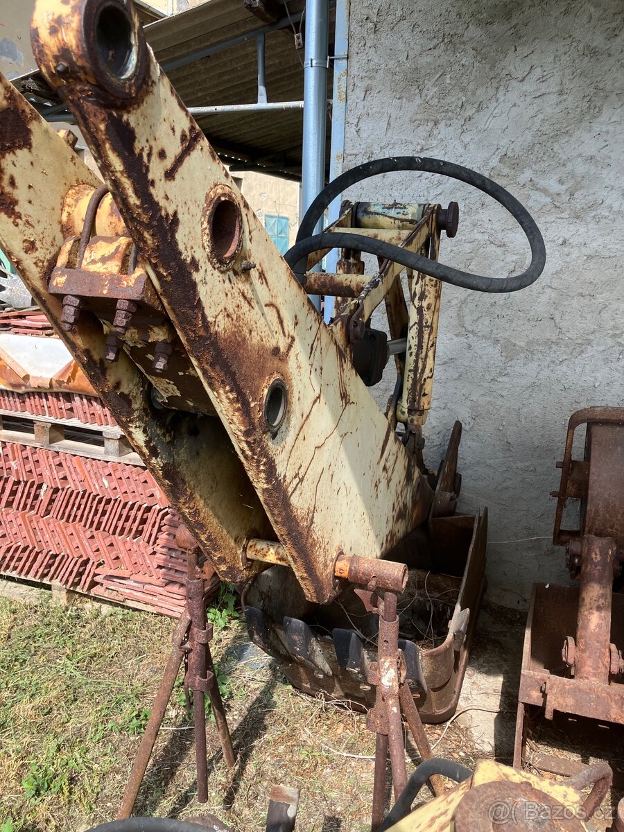 Podkop komplet na nakladač Fortschritt T-174 - 3
