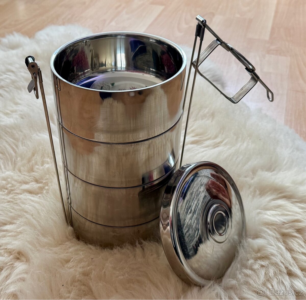 Krásný a praktický celonerezový termojídlonosič 4x1,1 litru - 3