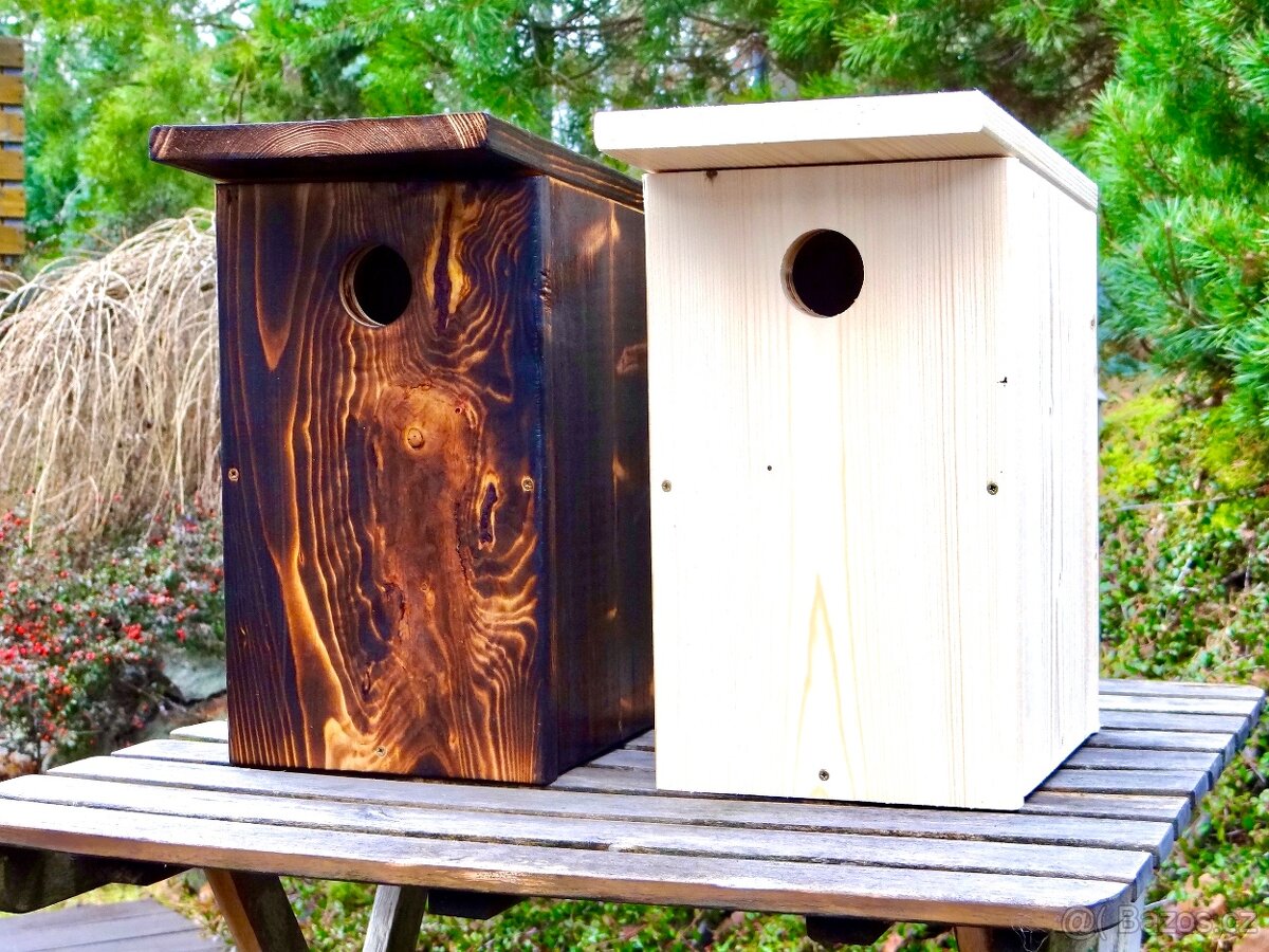 Ptačí budka pro strakapoudy s ochranou proti predátorům - 3