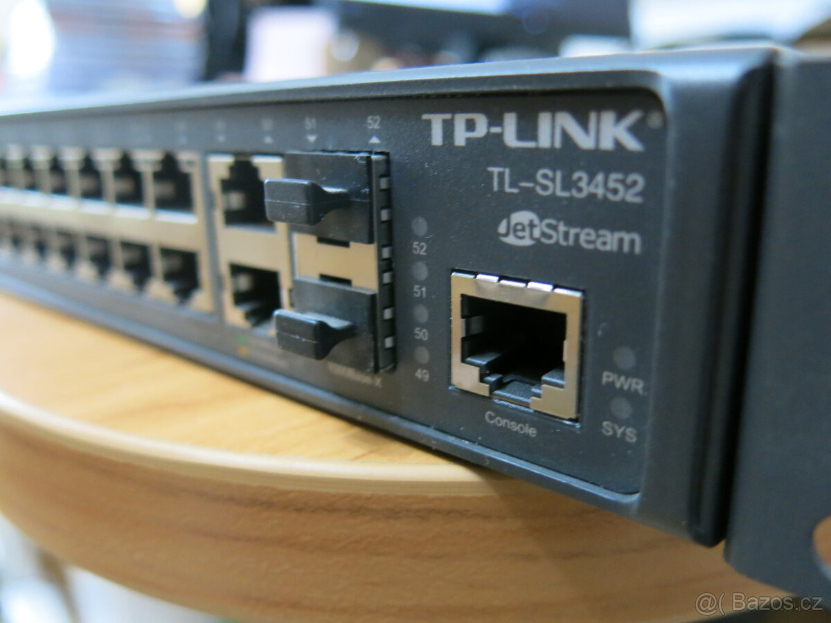 prodám plně řiditelný switch TP-Link SL3452 gui/CLI 52 portů - 3