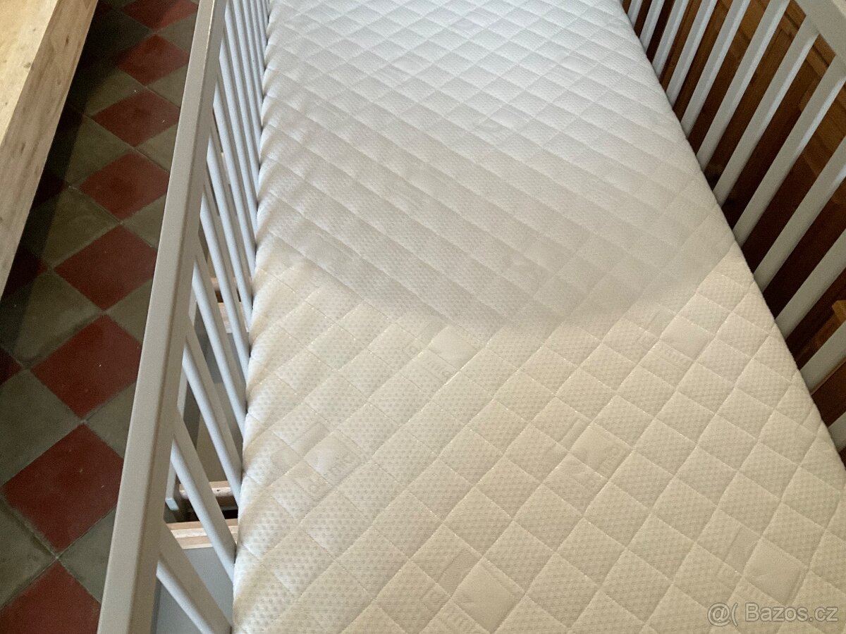 Dětská postýlka se šuplaty IKEA - 3