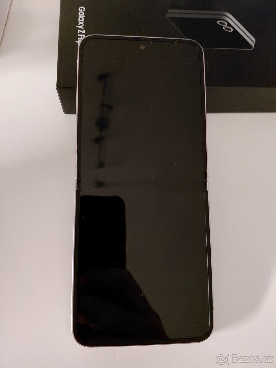 Galaxy Z- Flip 6 - 3