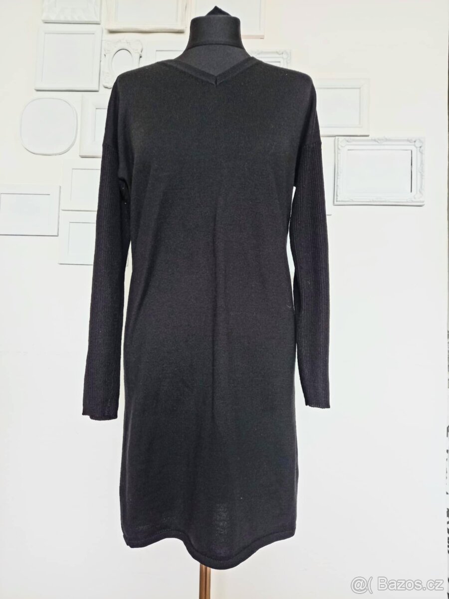 Černé vlněné šaty - 3