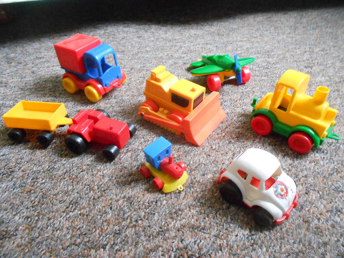 Prodám autíčka z umělé hmoty - 3